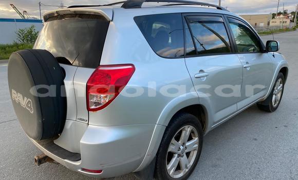 Comprar Usado Toyota RAV4 Outro Carro em Luanda em Luanda Province Comprar Usado Toyota RAV4 Outro Carro em Luanda em Luanda Province