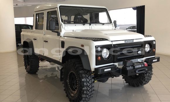 Comprar Usado Land Rover Defender Branco Carro em Luanda em Luanda Province