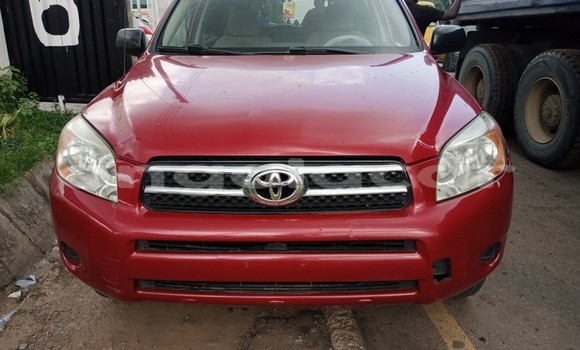 Comprar Usado Toyota RAV4 Vermelho Carro em Luanda em Luanda Province Comprar Usado Toyota RAV4 Vermelho Carro em Luanda em Luanda Province