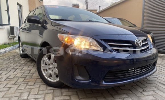 Buy Used Toyota Corolla II Blue Car in Luanda in Luanda Province