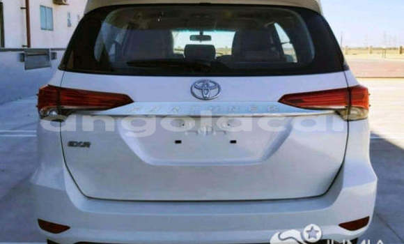 Comprar Usado Toyota Fortuner Branco Carro em Luanda em Luanda Province