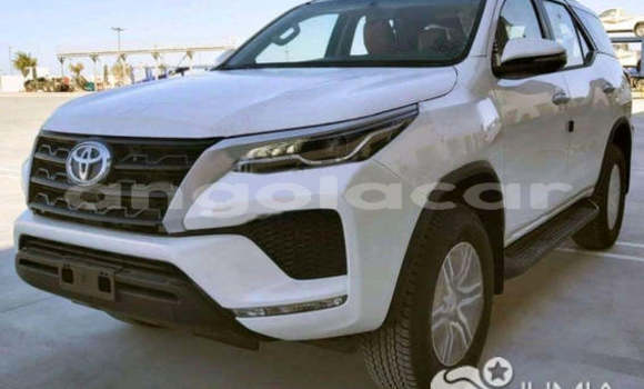 Acheter Occasion Voiture Toyota Fortuner Blanc à Luanda, Province de Luanda Acheter Occasion Voiture Toyota Fortuner Blanc à Luanda, Province de Luanda