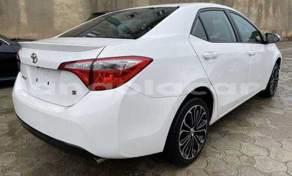 Acheter Occasion Voiture Toyota Corolla Blanc à Luanda, Province de Luanda