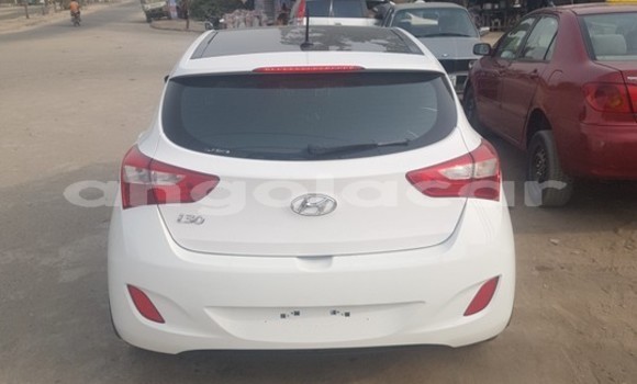 Acheter Occasion Voiture Hyundai i30 Blanc à Luanda, Province de Luanda