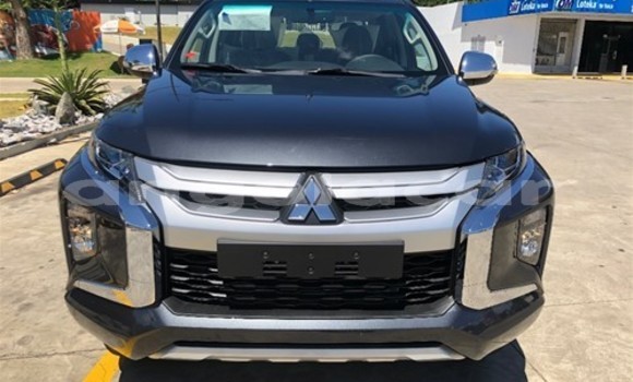 Acheter Occasion Voiture Mitsubishi L200 Gris à Luanda, Province de Luanda Acheter Occasion Voiture Mitsubishi L200 Gris à Luanda, Province de Luanda