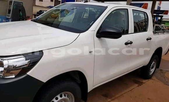Buy Used Toyota Hilux White Car in Luena in Moxico