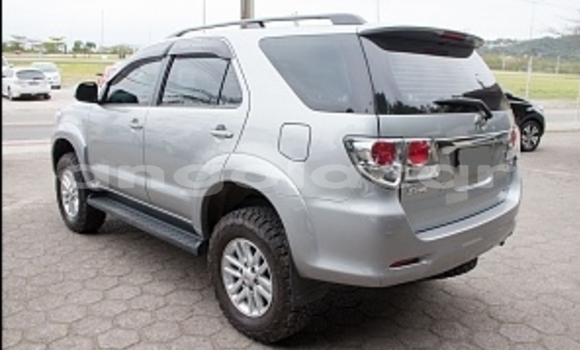 Comprar Usado Toyota Fortuner Prata Carro em Luanda em Luanda Province Comprar Usado Toyota Fortuner Prata Carro em Luanda em Luanda Province