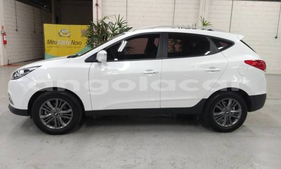 Acheter Occasion Voiture Hyundai ix35 Blanc à Luanda, Province de Luanda Acheter Occasion Voiture Hyundai ix35 Blanc à Luanda, Province de Luanda