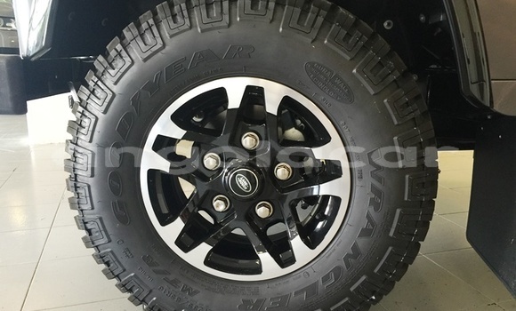 Acheter Occasion Voiture Land Rover Defender Noir à Luanda, Province de Luanda Acheter Occasion Voiture Land Rover Defender Noir à Luanda, Province de Luanda