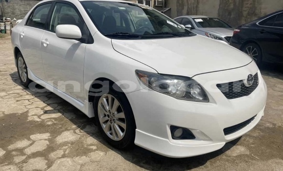 Comprar Usado Toyota Corolla Branco Carro em Luanda em Luanda Province