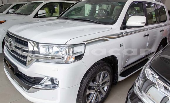 Acheter Occasion Voiture Toyota Land Cruiser Blanc à Luanda, Province de Luanda Acheter Occasion Voiture Toyota Land Cruiser Blanc à Luanda, Province de Luanda
