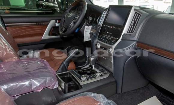 Buy Used Toyota Land Cruiser White Car in Luanda in Luanda Province Buy Used Toyota Land Cruiser White Car in Luanda in Luanda Province