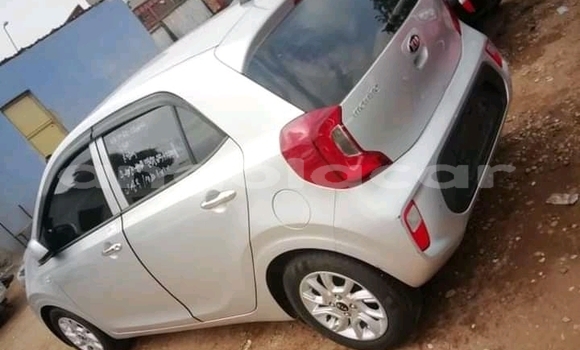 Comprar Usado Kia Picanto Outro Carro em Luanda em Luanda Province