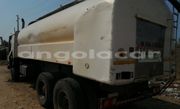 Buy Used Volvo F4 White Truck in Luanda in Luanda Province Buy Used Volvo F4 White Truck in Luanda in Luanda Province