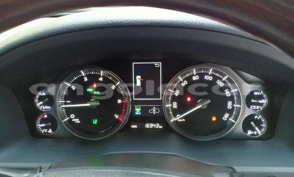 Buy Used Toyota Land Cruiser White Car in Luanda in Luanda Province Buy Used Toyota Land Cruiser White Car in Luanda in Luanda Province