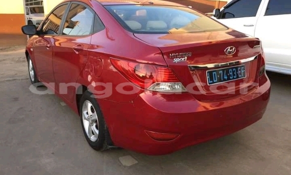 Acheter Occasion Voiture Hyundai Accent Rouge à Luanda, Province de Luanda Acheter Occasion Voiture Hyundai Accent Rouge à Luanda, Province de Luanda