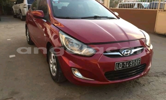 Acheter Occasion Voiture Hyundai Accent Rouge à Luanda, Province de Luanda Acheter Occasion Voiture Hyundai Accent Rouge à Luanda, Province de Luanda