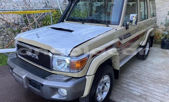 Acheter Occasion Voiture Toyota Land Cruiser Gris à Luanda, Province de Luanda Acheter Occasion Voiture Toyota Land Cruiser Gris à Luanda, Province de Luanda