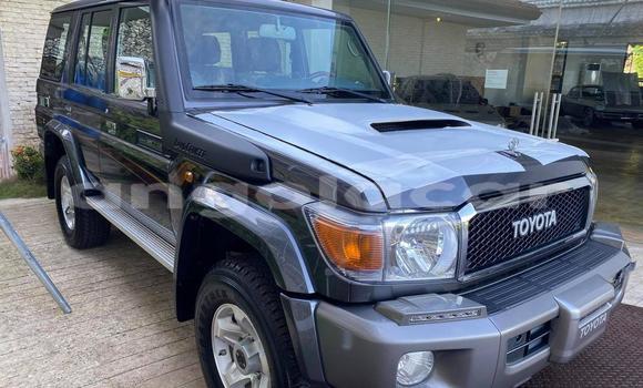 Acheter Neuf Voiture Toyota Land Cruiser Noir à Luanda, Province de Luanda Acheter Neuf Voiture Toyota Land Cruiser Noir à Luanda, Province de Luanda