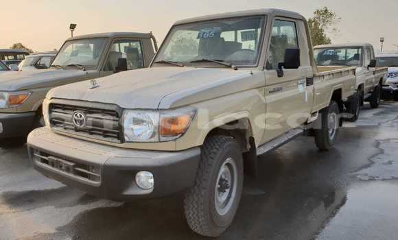 Comprar Novo Toyota Land Cruiser Bege Carro em Import - Dubai em Bengo Province Comprar Novo Toyota Land Cruiser Bege Carro em Import - Dubai em Bengo Province