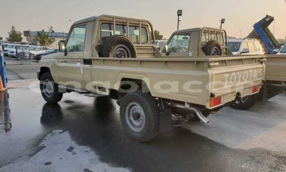 Comprar Novo Toyota Land Cruiser Bege Carro em Import - Dubai em Bengo Province Comprar Novo Toyota Land Cruiser Bege Carro em Import - Dubai em Bengo Province