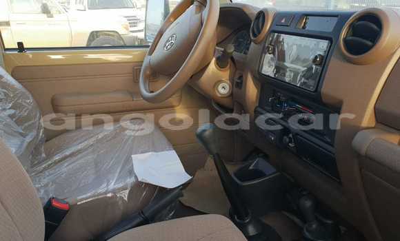 Comprar Novo Toyota Land Cruiser Bege Carro em Import - Dubai em Bengo Province Comprar Novo Toyota Land Cruiser Bege Carro em Import - Dubai em Bengo Province