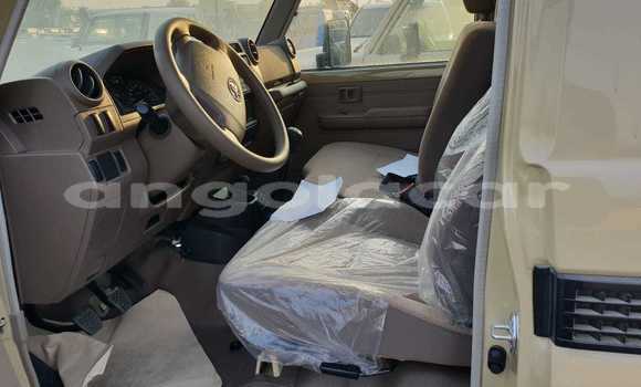 Comprar Novo Toyota Land Cruiser Bege Carro em Import - Dubai em Bengo Province Comprar Novo Toyota Land Cruiser Bege Carro em Import - Dubai em Bengo Province