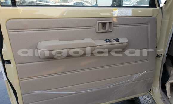 Comprar Novo Toyota Land Cruiser Bege Carro em Import - Dubai em Bengo Province Comprar Novo Toyota Land Cruiser Bege Carro em Import - Dubai em Bengo Province
