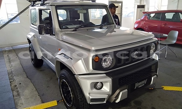 Comprar Usado Suzuki Jimny Prata Carro em Luanda em Luanda Province