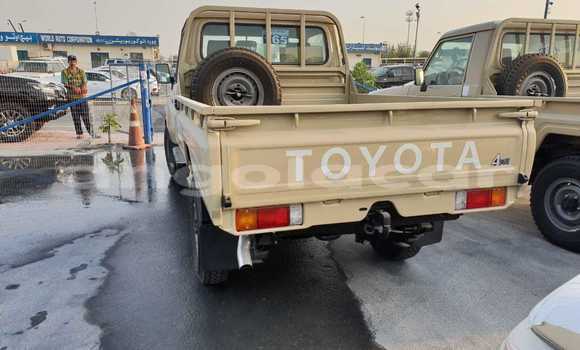Comprar Novo Toyota Land Cruiser Bege Carro em Import - Dubai em Bengo Province Comprar Novo Toyota Land Cruiser Bege Carro em Import - Dubai em Bengo Province