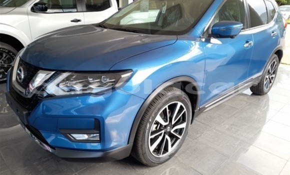 Buy Used Nissan X–Trail Blue Car in Luanda in Luanda Province