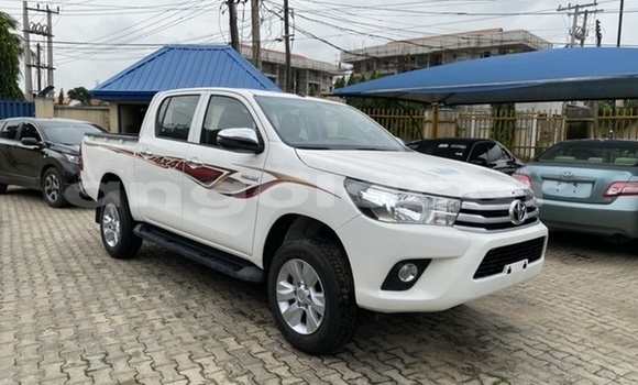 Buy Used Toyota Hilux White Car in Luanda in Luanda Province Buy Used Toyota Hilux White Car in Luanda in Luanda Province