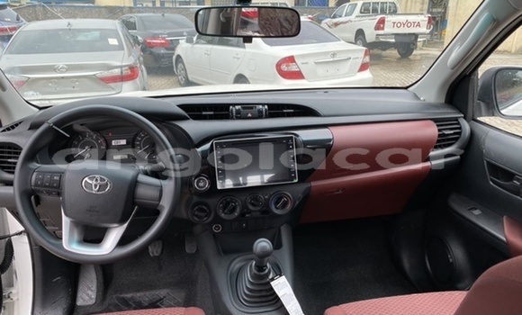 Buy Used Toyota Hilux White Car in Luanda in Luanda Province Buy Used Toyota Hilux White Car in Luanda in Luanda Province