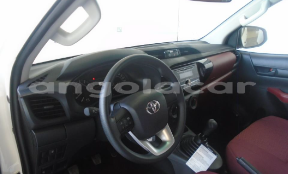 Buy Used Toyota Hilux White Car in Luanda in Luanda Province Buy Used Toyota Hilux White Car in Luanda in Luanda Province