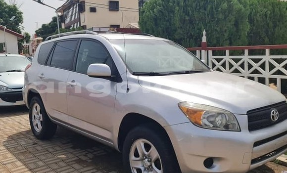 Comprar Usado Toyota RAV4 Branco Carro em Luanda em Luanda Province Comprar Usado Toyota RAV4 Branco Carro em Luanda em Luanda Province