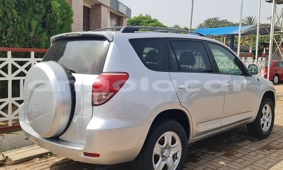Buy Used Toyota RAV4 White Car in Luanda in Luanda Province Buy Used Toyota RAV4 White Car in Luanda in Luanda Province