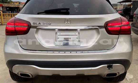 Comprar Usado Mercedes-Benz GLA-klasse Branco Carro em Luanda em Luanda Province Comprar Usado Mercedes-Benz GLA-klasse Branco Carro em Luanda em Luanda Province