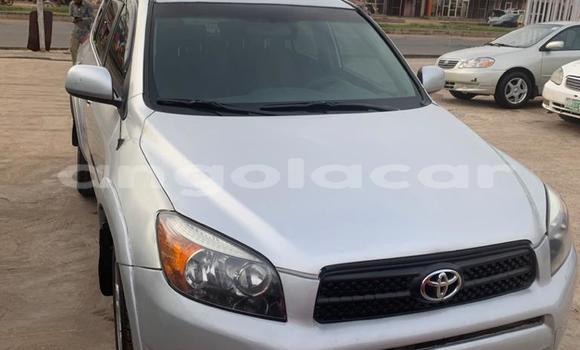 Acheter Occasion Voiture Toyota RAV4 Gris à Luanda, Province de Luanda Acheter Occasion Voiture Toyota RAV4 Gris à Luanda, Province de Luanda