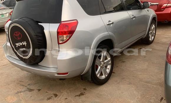Acheter Occasion Voiture Toyota RAV4 Gris à Luanda, Province de Luanda Acheter Occasion Voiture Toyota RAV4 Gris à Luanda, Province de Luanda