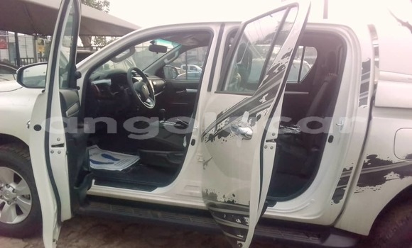 Comprar Usado Toyota Hilux Azul Carro em Luanda em Luanda Province Comprar Usado Toyota Hilux Azul Carro em Luanda em Luanda Province