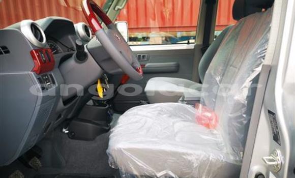 Acheter Occasion Voiture Toyota Land Cruiser Blanc à Luanda, Province de Luanda Acheter Occasion Voiture Toyota Land Cruiser Blanc à Luanda, Province de Luanda