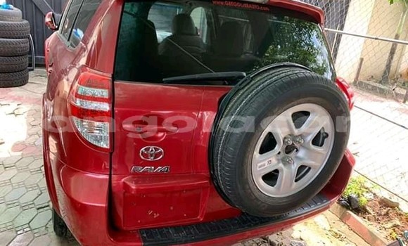 Comprar Usado Toyota RAV4 Vermelho Carro em Luanda em Luanda Province Comprar Usado Toyota RAV4 Vermelho Carro em Luanda em Luanda Province
