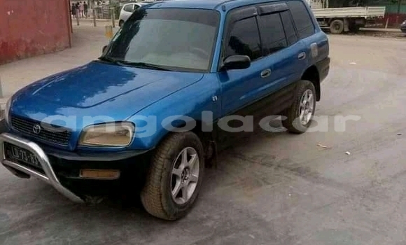 Comprar Usado Toyota RAV4 Azul Carro em Luanda em Luanda Province