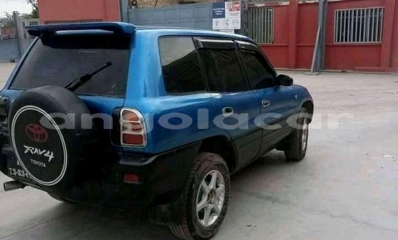 Comprar Usado Toyota RAV4 Azul Carro em Luanda em Luanda Province Comprar Usado Toyota RAV4 Azul Carro em Luanda em Luanda Province