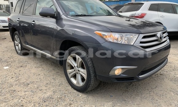 Buy Used Toyota Highlander Silver Car in Luanda in Luanda Province Buy Used Toyota Highlander Silver Car in Luanda in Luanda Province