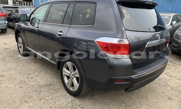 Buy Used Toyota Highlander Silver Car in Luanda in Luanda Province Buy Used Toyota Highlander Silver Car in Luanda in Luanda Province