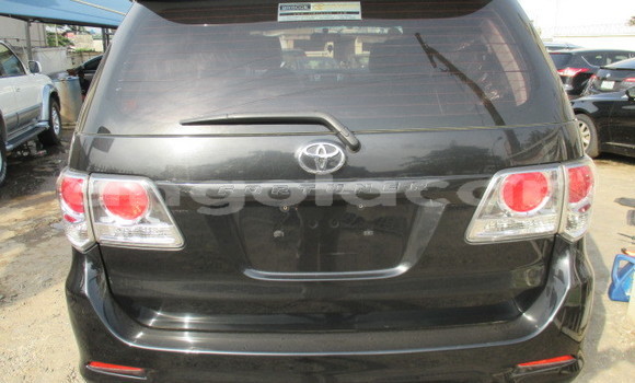 Buy Used Toyota Fortuner Black Car in Luanda in Luanda Province Buy Used Toyota Fortuner Black Car in Luanda in Luanda Province