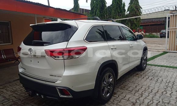 Buy Used Toyota Highlander White Car in Luena in Moxico Buy Used Toyota Highlander White Car in Luena in Moxico