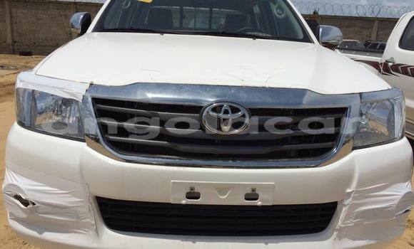 Acheter Occasion Voiture Toyota Hilux Blanc à Luanda, Province de Luanda Acheter Occasion Voiture Toyota Hilux Blanc à Luanda, Province de Luanda