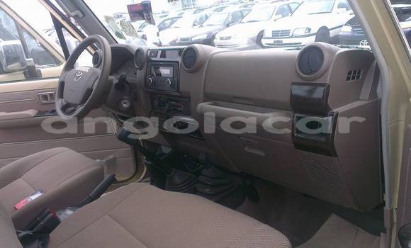 Comprar Usado Toyota Land Cruiser Prata Carro em Luanda em Luanda Province Comprar Usado Toyota Land Cruiser Prata Carro em Luanda em Luanda Province